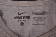 Nike tech póló 528.