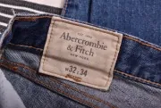 Abercrombie and Fitch farmer 32/34  257.