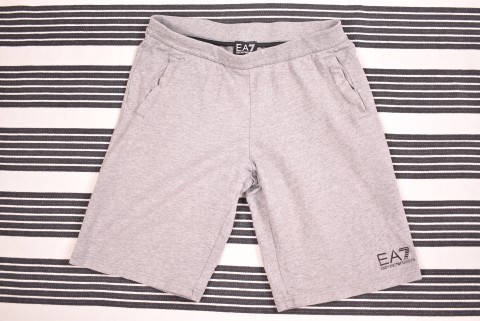 Férfi rövidnadrágok Second Hand Emporio Armani short 2245.