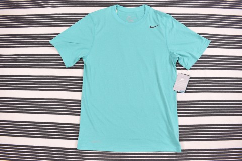 Technikai Ruházat és Mez Second Hand Nike tech póló 782.