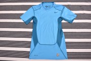 Nike PBSH NIKE TECH PÓLÓ 837.