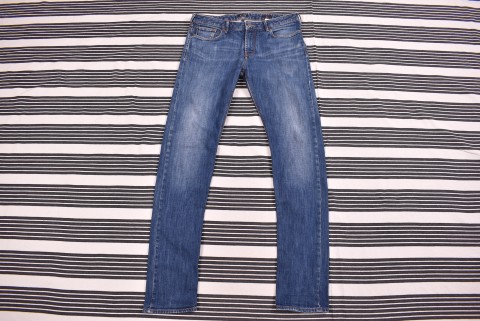 Férfi nadrágok Second Hand Armani farmer 3363.