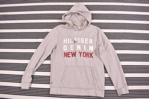 Férfi Pulóverek Second Hand Tommy Hilfiger pulóver 4107.
