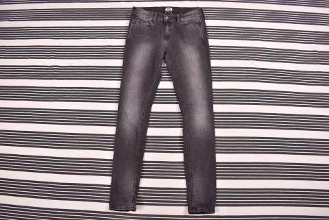 Női nadrágok Second Hand Hilfiger női farmer 30/32 473.