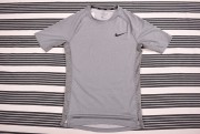 Nike PBSH NIKE TECH PÓLÓ 898.