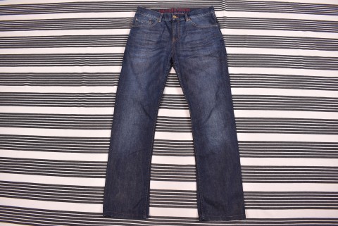 Férfi nadrágok Second Hand Hilfiger farmer 33/32 3618.