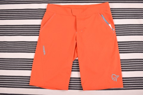 Férfi rövidnadrágok Second Hand Norrona short 2530.