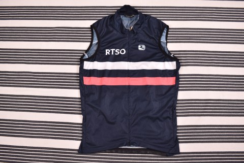 Technikai Ruházat és Mez Second Hand Giordana bicajos felső 953. V