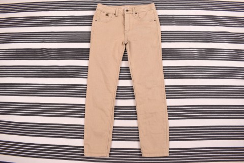 Női nadrágok Second Hand Burberry női farmer 527.