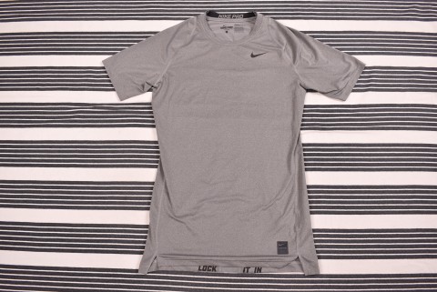 Technikai Ruházat és Mez Second Hand Nike tech póló 984.