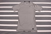 Nike PBSH NIKE TECH PÓLÓ 984.