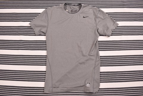 Technikai Ruházat és Mez Second Hand Nike tech póló 990.