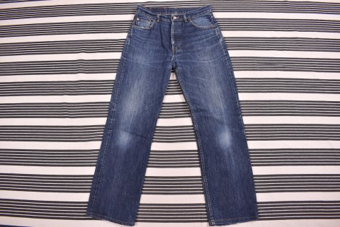 Férfi nadrágok Second Hand Levis 501 33/32 3760.