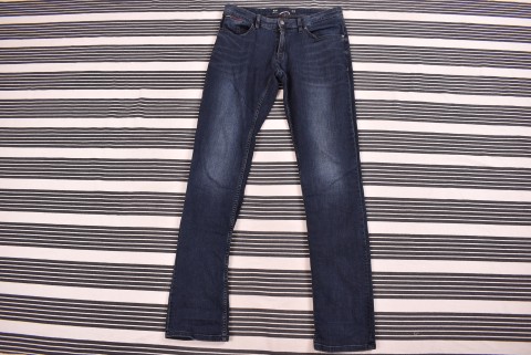 Férfi nadrágok Second Hand Tommy Hilfiger farmer 33/36 3814.