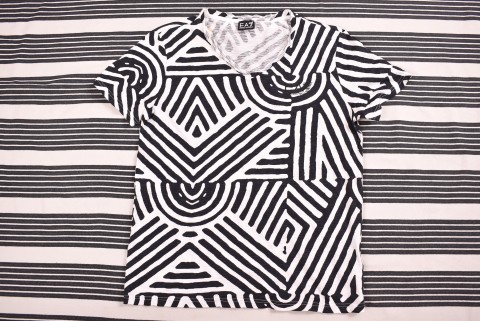 Férfi pólók Second Hand Armani póló 7131.