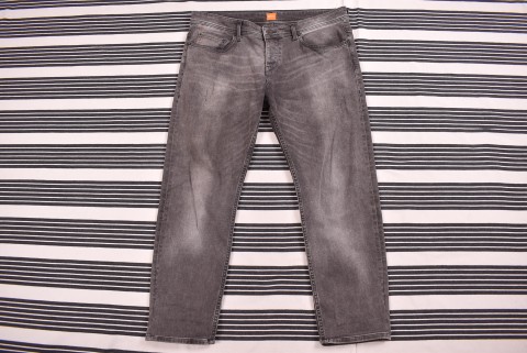 Férfi nadrágok Second Hand Hugo Boss farmer 36/32 3884.