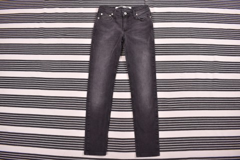 Női nadrágok Second Hand Alexander McQueen női farmer 542.