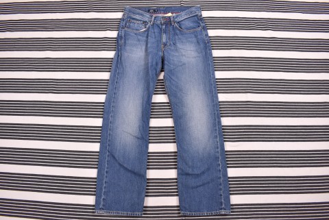 Férfi nadrágok Second Hand Tommy Hilfiger farmer 32/30 3946.