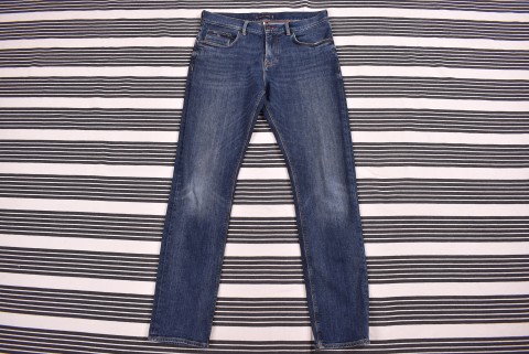 Férfi nadrágok Second Hand Tommy Hilfiger farmer 33/32 3948.