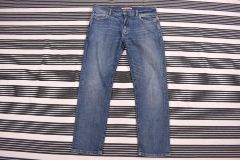 Férfi nadrágok Second Hand Tommy Hilfiger farmer 36/30 4008.