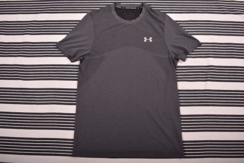 Technikai Ruházat és Mez Second Hand Under Armour tech póló 1068.