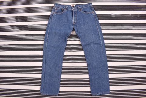 Férfi nadrágok Second Hand Levis 501 34/30 4042.