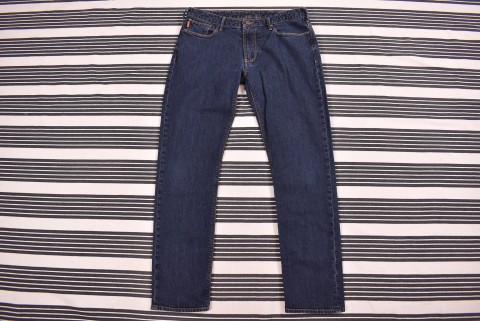 Férfi nadrágok Second Hand Armani farmer 4081.