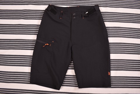 Férfi rövidnadrágok Second Hand KTM short 2614.