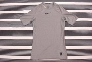 Nike PBSH NIKE TECH PÓLÓ 1094.