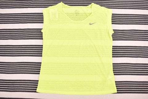 Női Felsők Second Hand Nike női tech póló 1061.