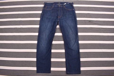 Férfi nadrágok Second Hand Armani farmer 4141.
