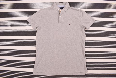 Férfi pólók Second Hand Tommy Hilfiger piké 7748.