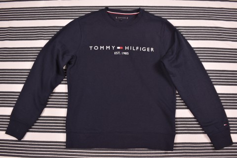 Férfi Pulóverek Second Hand Tommy Hilfiger pulóver 4842. 