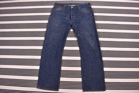 Férfi nadrágok Second Hand Levi's farmer 36/32 4216.