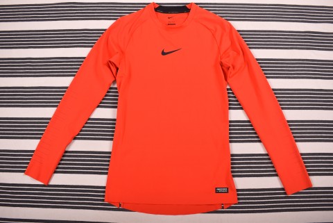 Nike hozzú ujjú tech felső 1141.